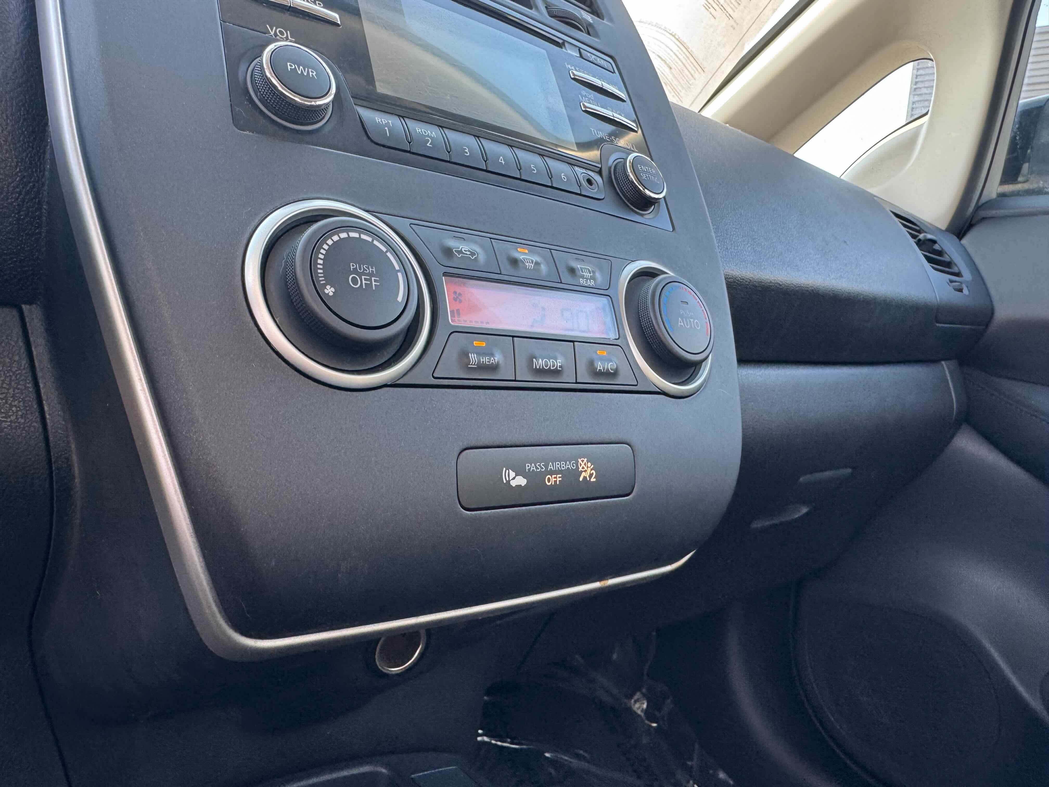 Used 2015 Nissan Leaf S w/ Charge Package image 23