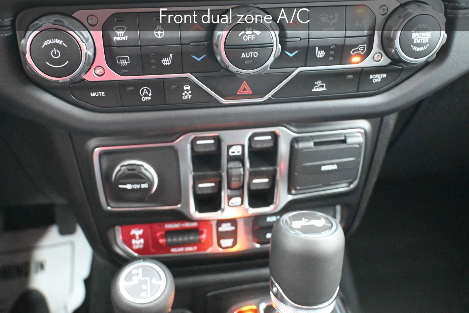 New 2025 Jeep Wrangler Unlimited Rubicon w/ Convenience Group image 17