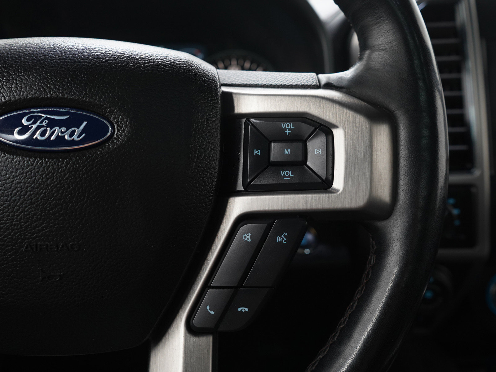 Used 2018 Ford F150 Platinum w/ Equipment Group 701A Luxury AWD/4WD image 28