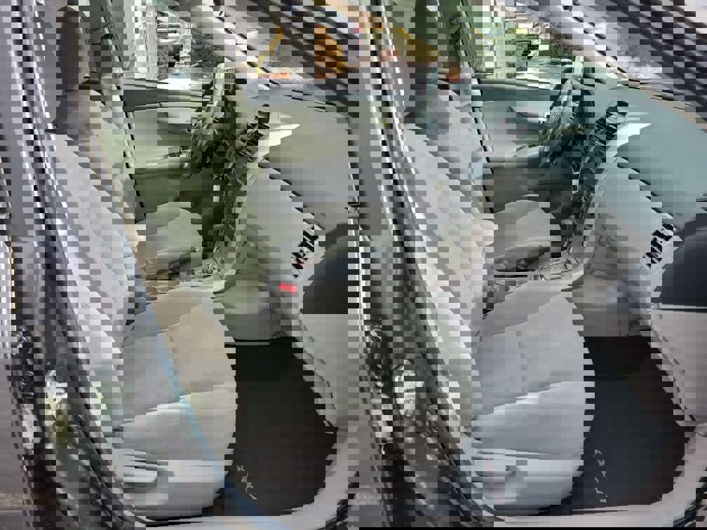 Used 2013 Toyota Corolla LE image 20