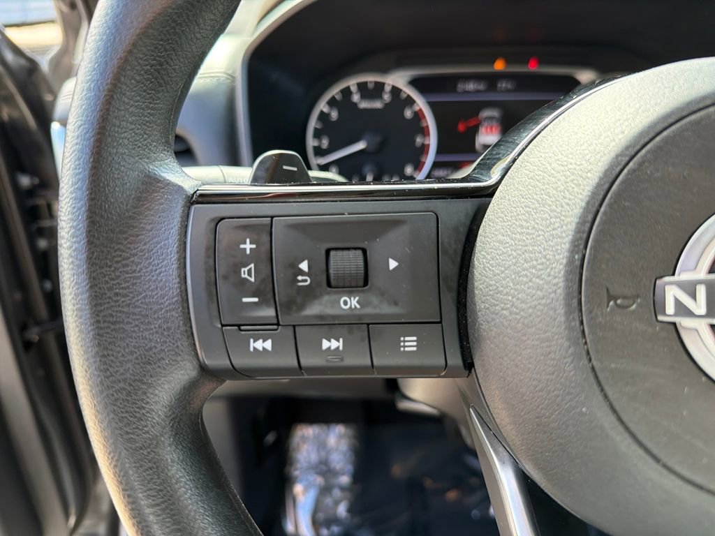 Used 2023 Nissan Rogue SV image 22