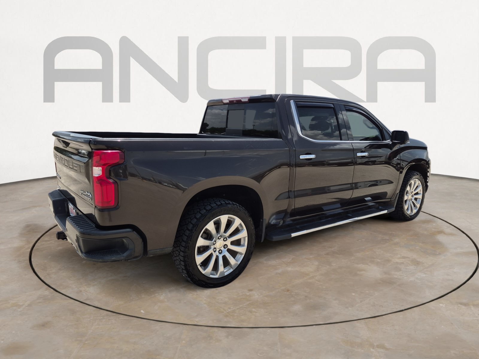 Used 2019 Chevrolet Silverado 1500 High Country w/ Technology Package AWD/4WD image 10