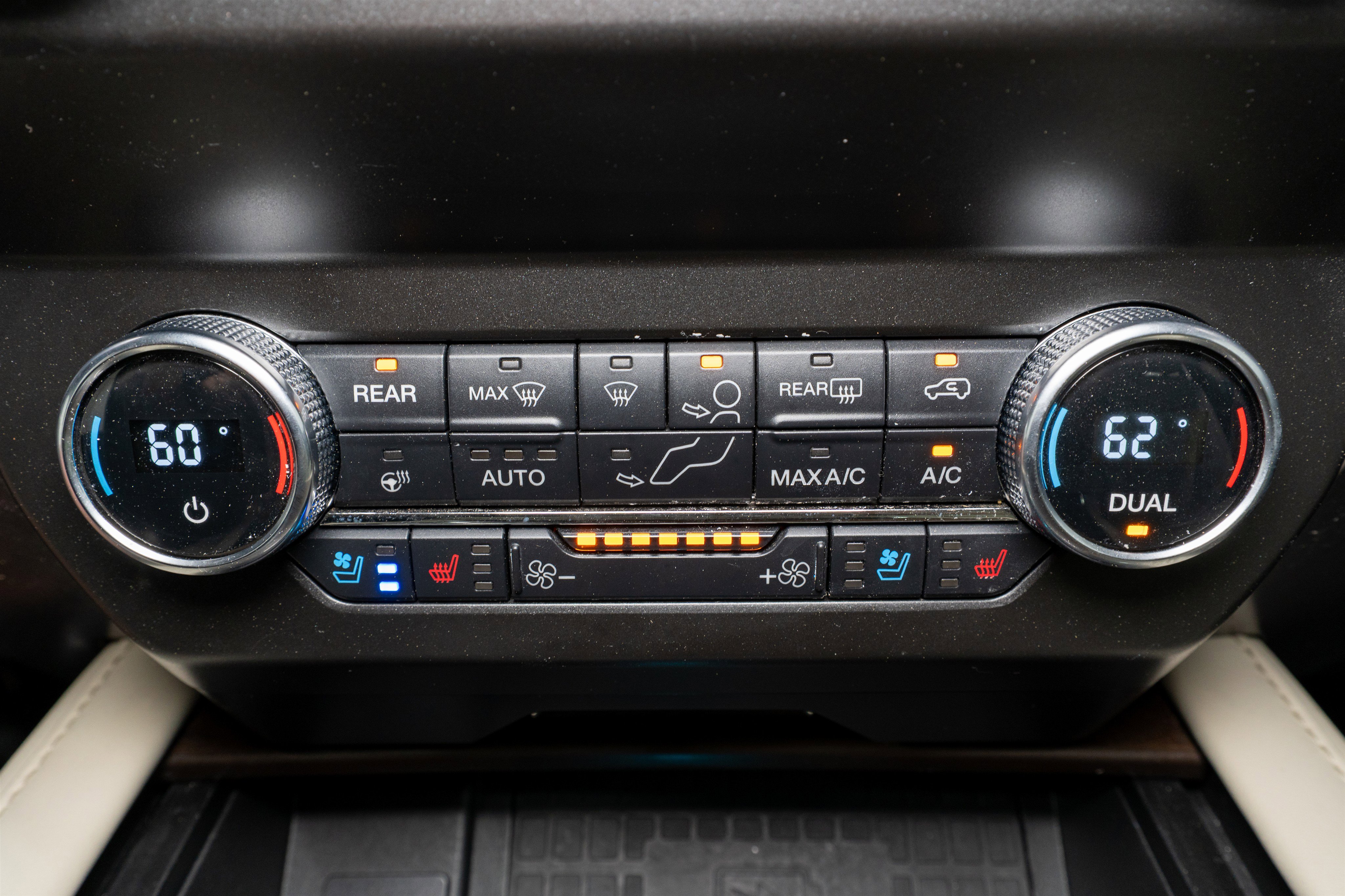 Used 2020 Ford Expedition Platinum image 25