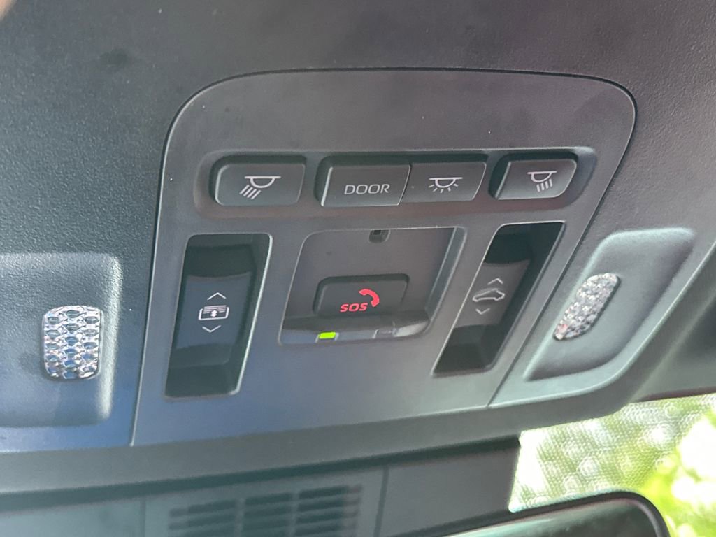Used 2025 Toyota Camry XSE FWD image 30