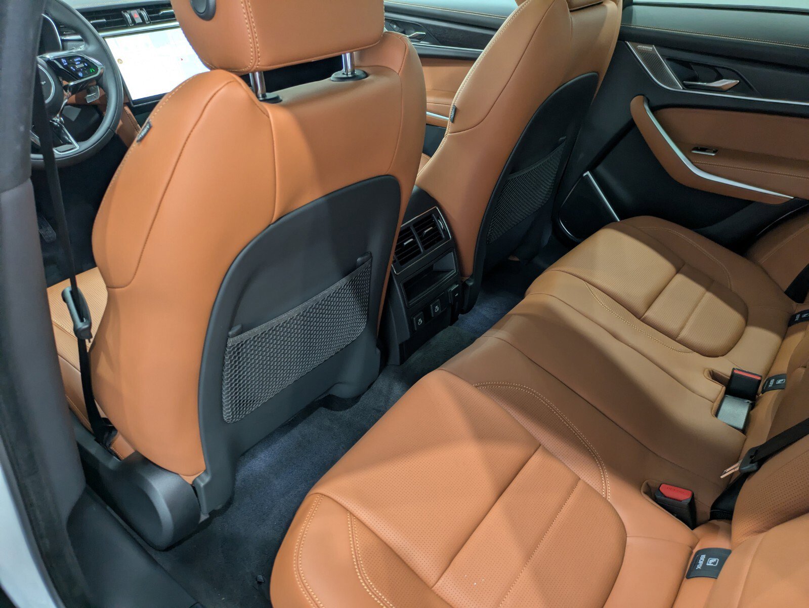 New 2026 Jaguar F-PACE R-Dynamic S image 12