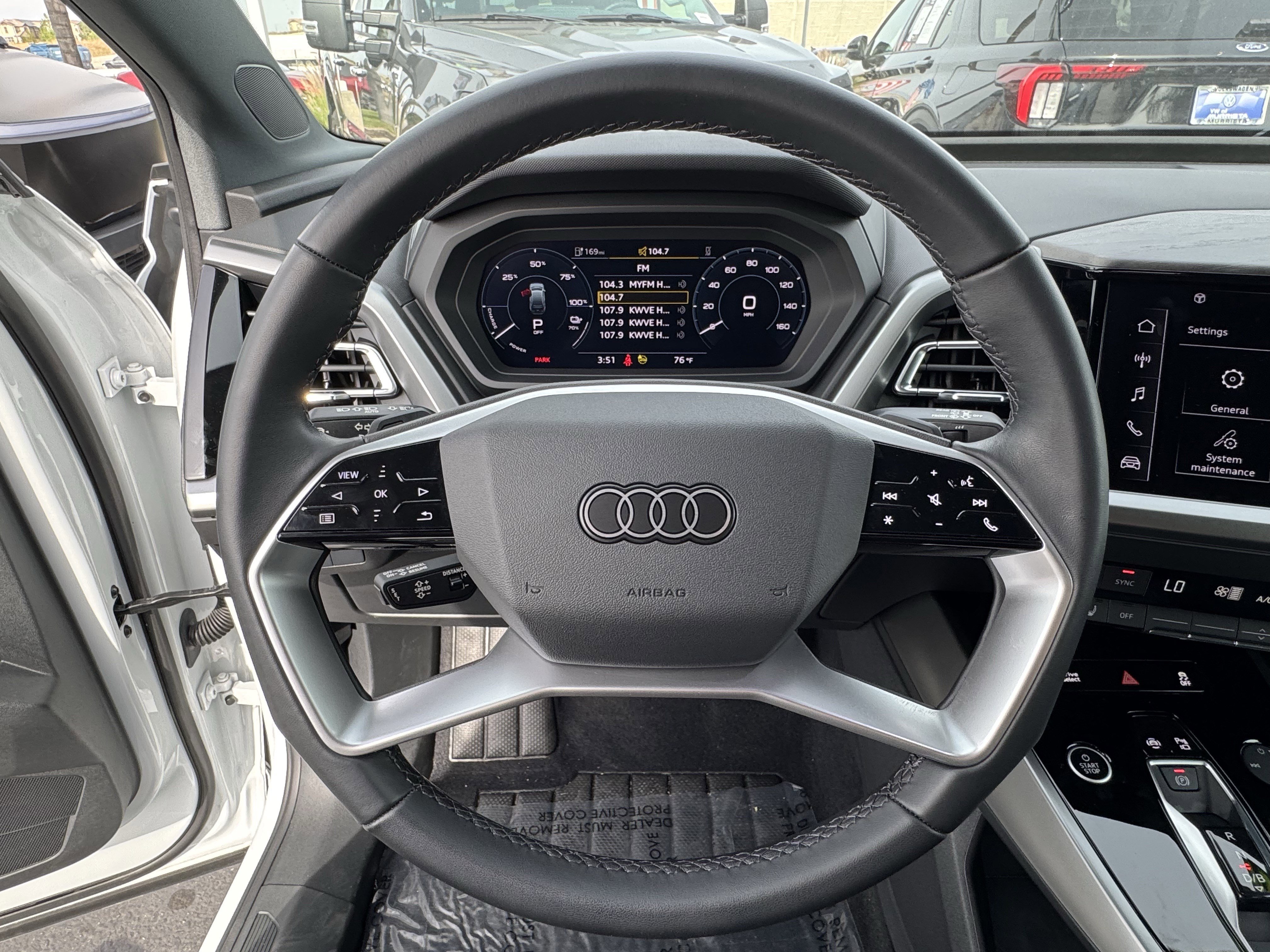 Used 2024 Audi Q4 e-tron Premium w/ Convenience Package image 18