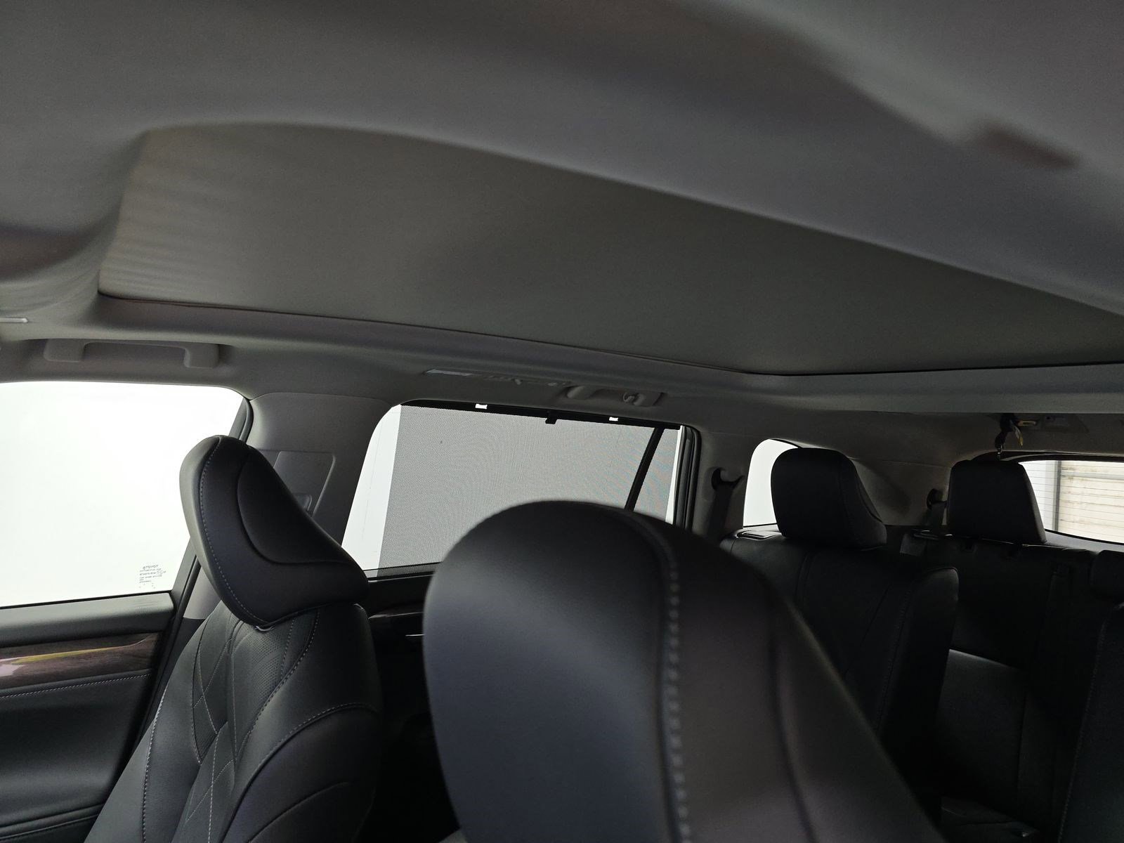 Used 2025 Toyota Highlander Platinum image 15