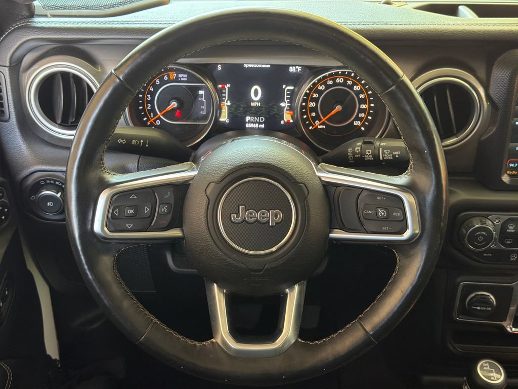 Used 2018 Jeep Wrangler Unlimited Sahara w/ Dual Top Group AWD/4WD image 4