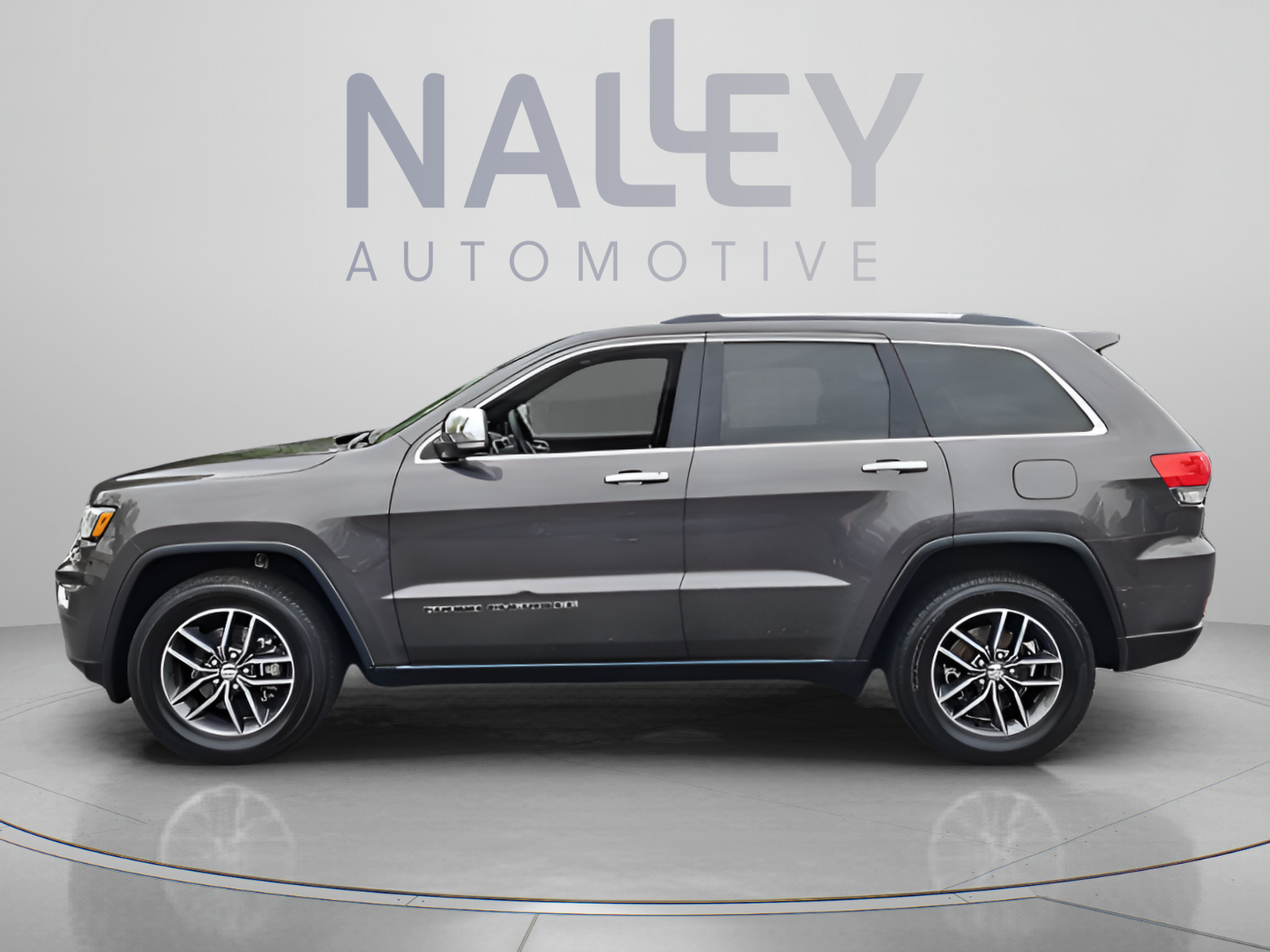 Used 2018 Jeep Grand Cherokee Limited w/ Luxury Group II RWD image 2