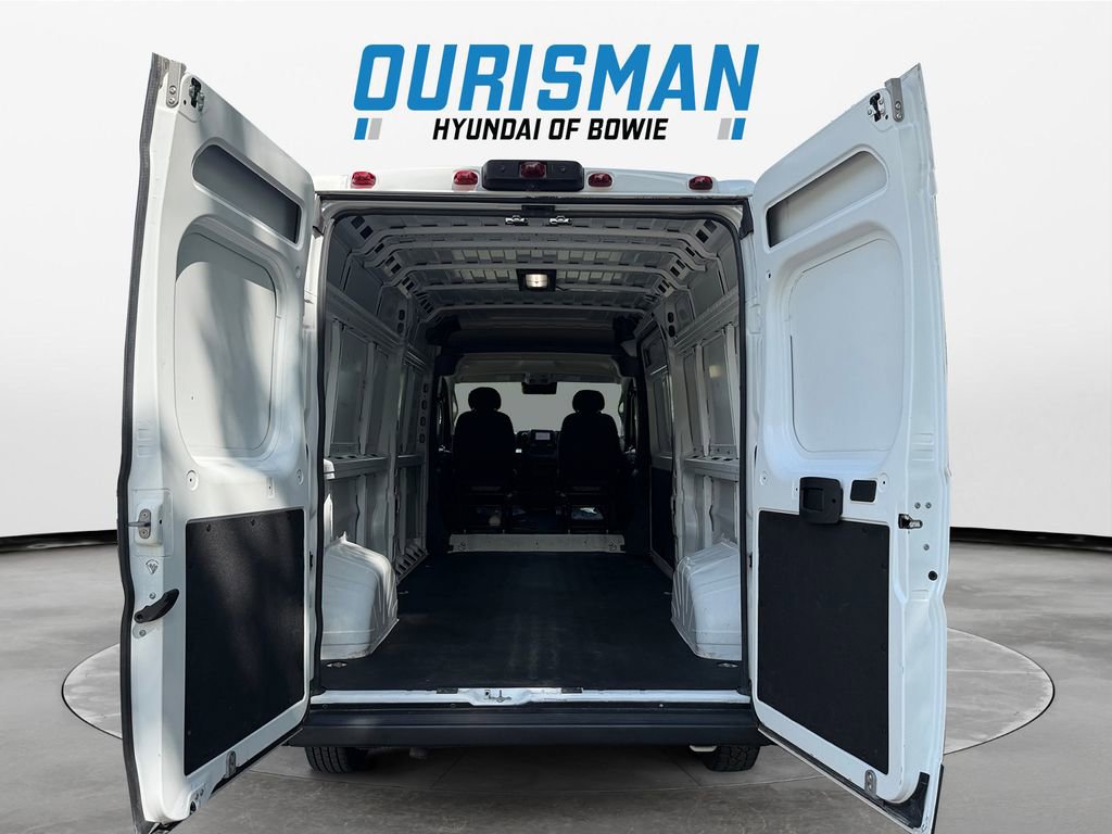 Used 2024 RAM ProMaster 2500 w/ Convenience Group image 22