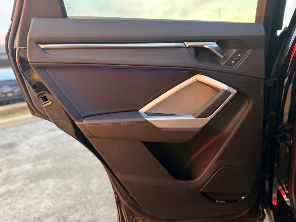 Used 2025 Audi Q3 2.0T Premium Plus w/ Premium Plus Package image 16