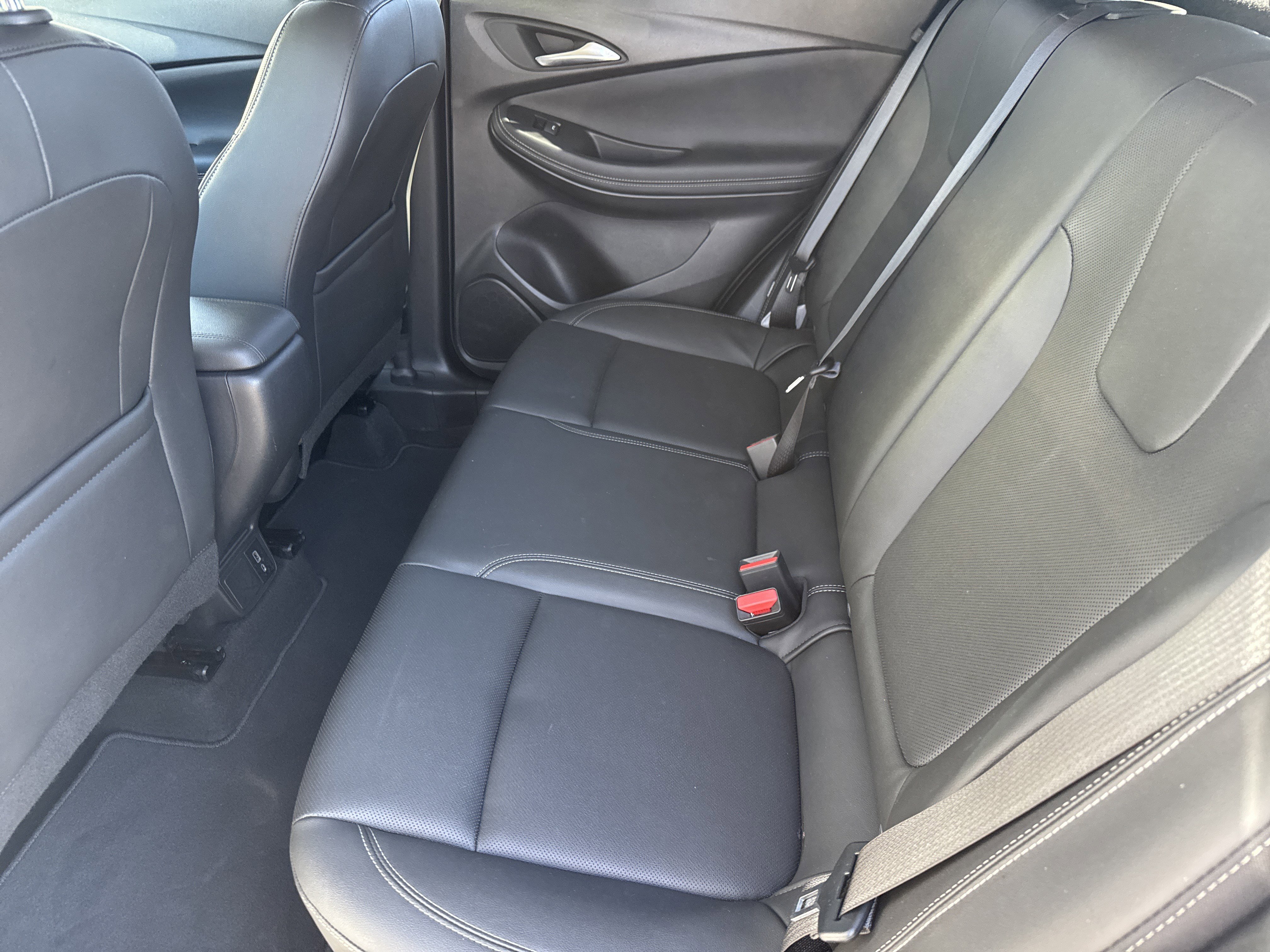 Used 2024 Buick Encore GX Sport Touring image 6