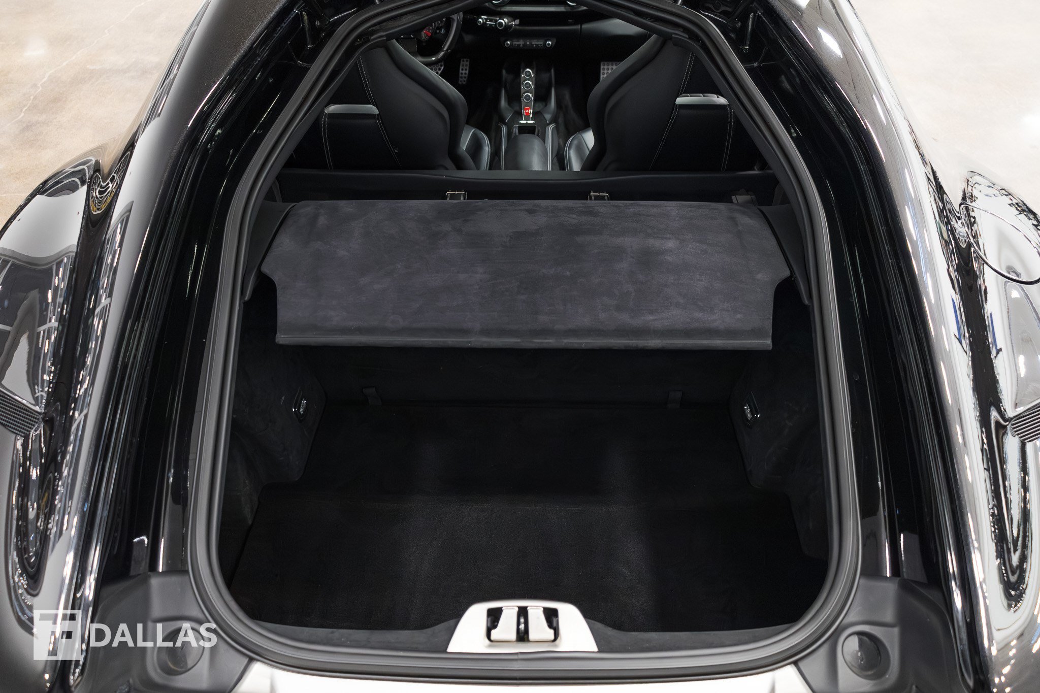 Used 2018 Ferrari 812 Superfast RWD image 33