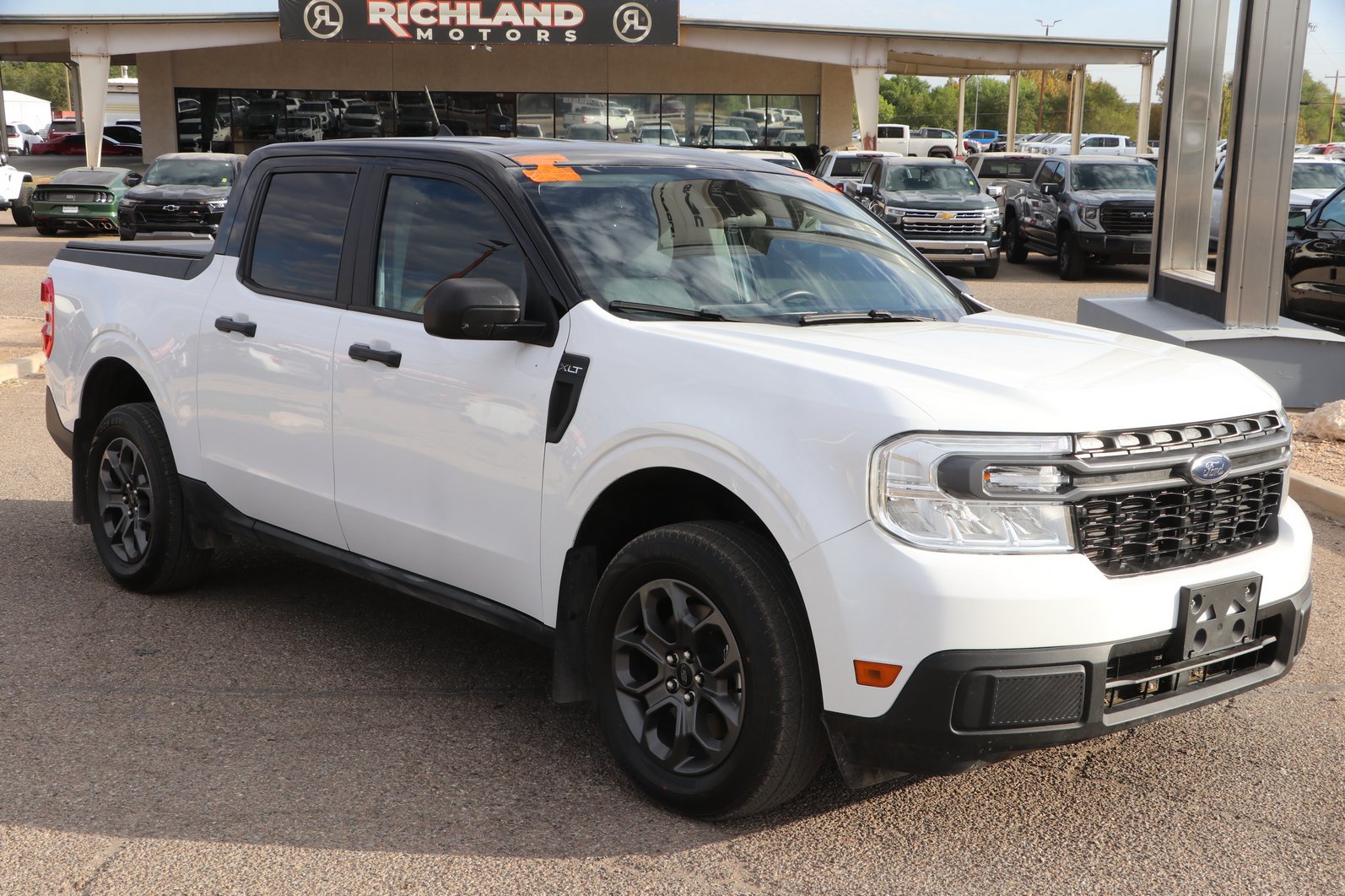 Used 2024 Ford Maverick XLT FWD image 1