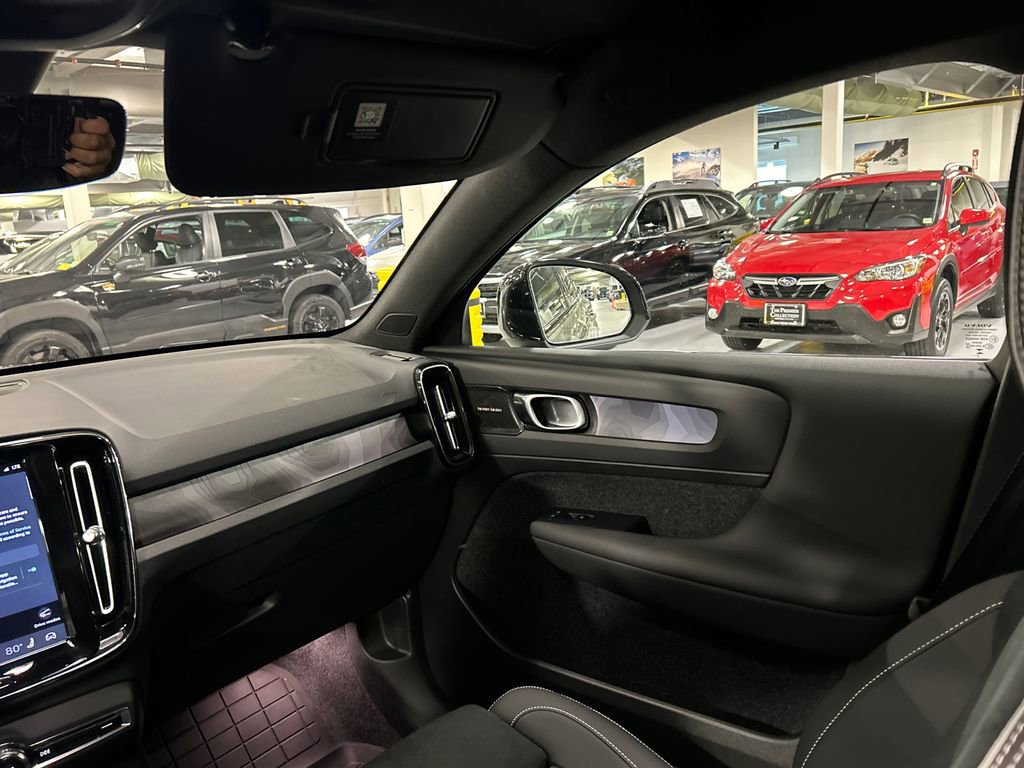 Certified 2024 Volvo C40 P8 Recharge Ultimate image 25