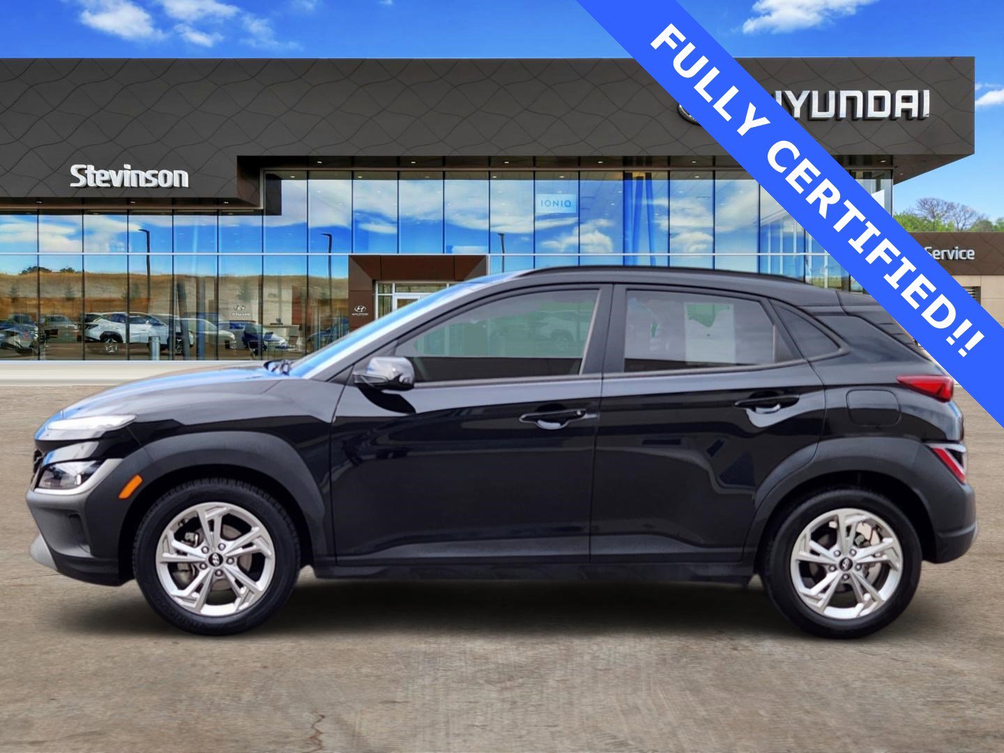 Used 2023 Hyundai Kona SEL image 2