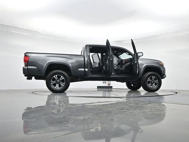 Used 2016 Toyota Tacoma TRD Sport RWD image 48