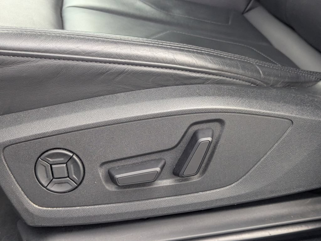 Used 2025 Audi Q3 2.0T Premium AWD/4WD image 25