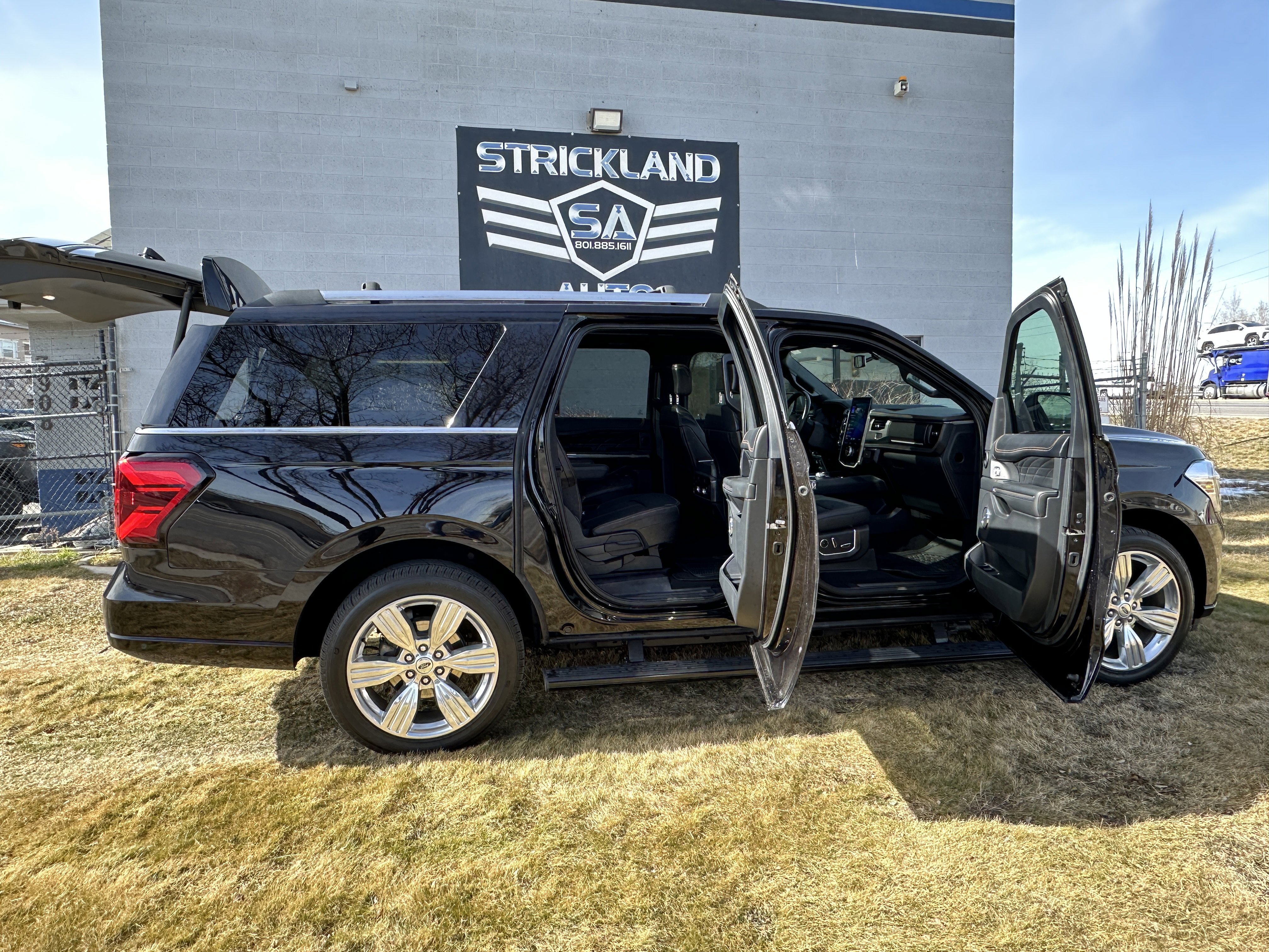 Used 2024 Ford Expedition Max Platinum AWD/4WD image 28