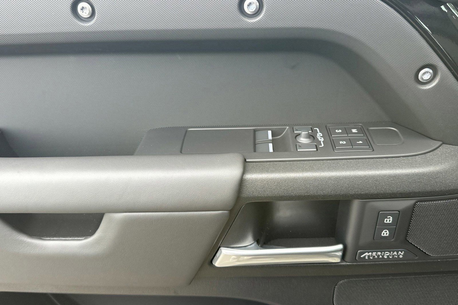 New 2026 Land Rover Defender 90 V8 image 13