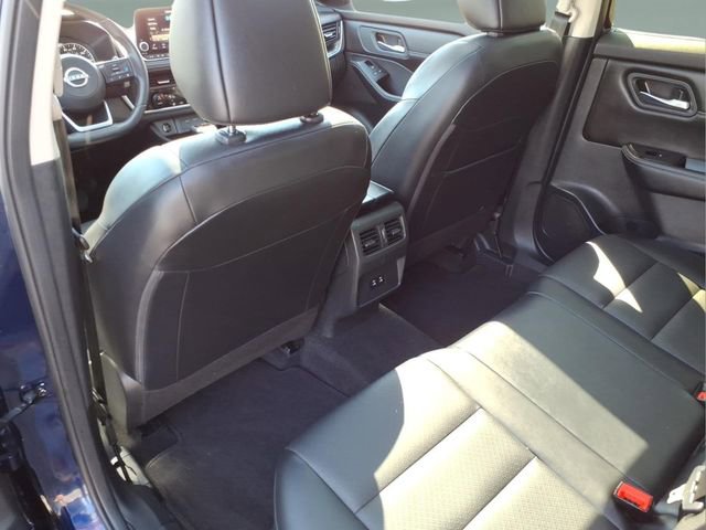 Used 2024 Nissan Rogue SV w/ SV Premium Package AWD/4WD image 14