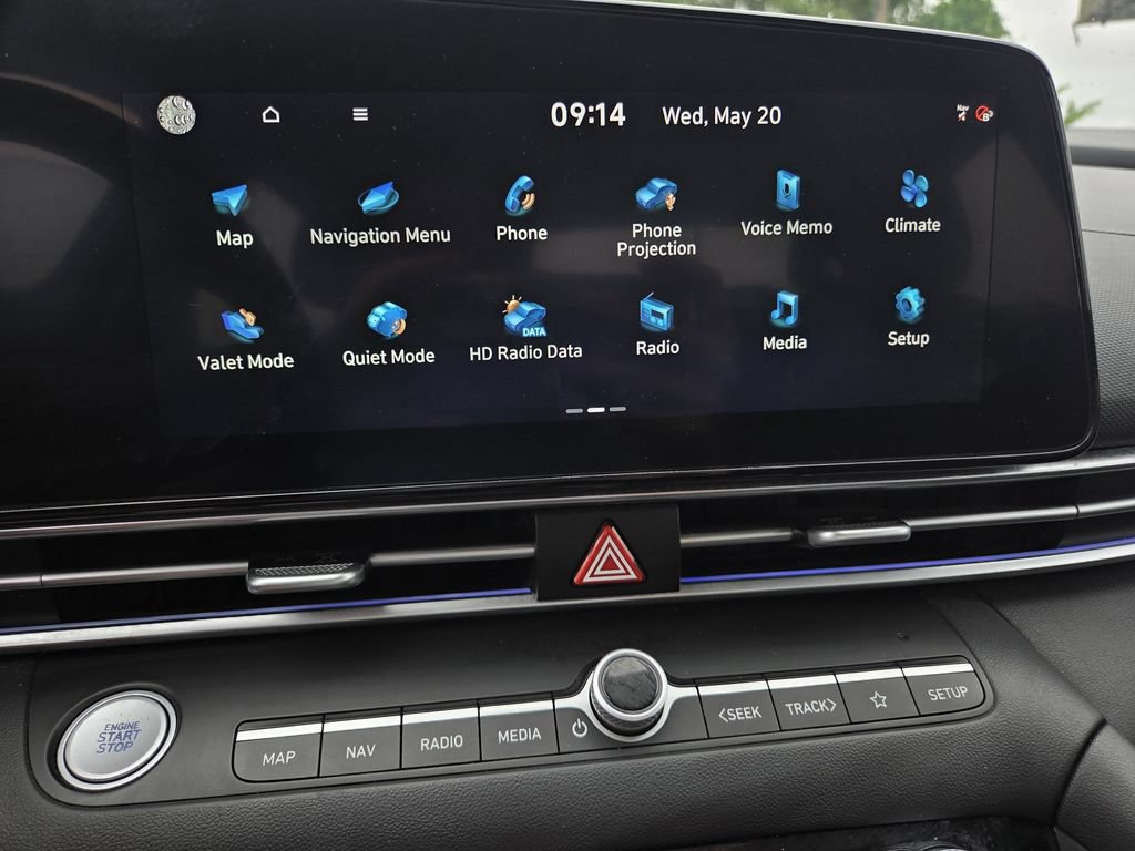 Used 2024 Hyundai Elantra SEL FWD image 10