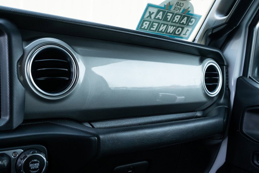 Used 2022 Jeep Wrangler Unlimited Sahara image 31