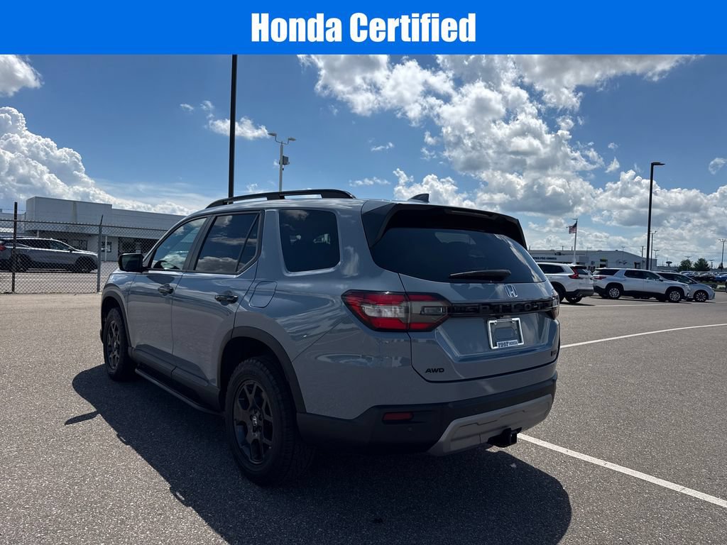 Certified 2024 Honda Pilot TrailSport image 6