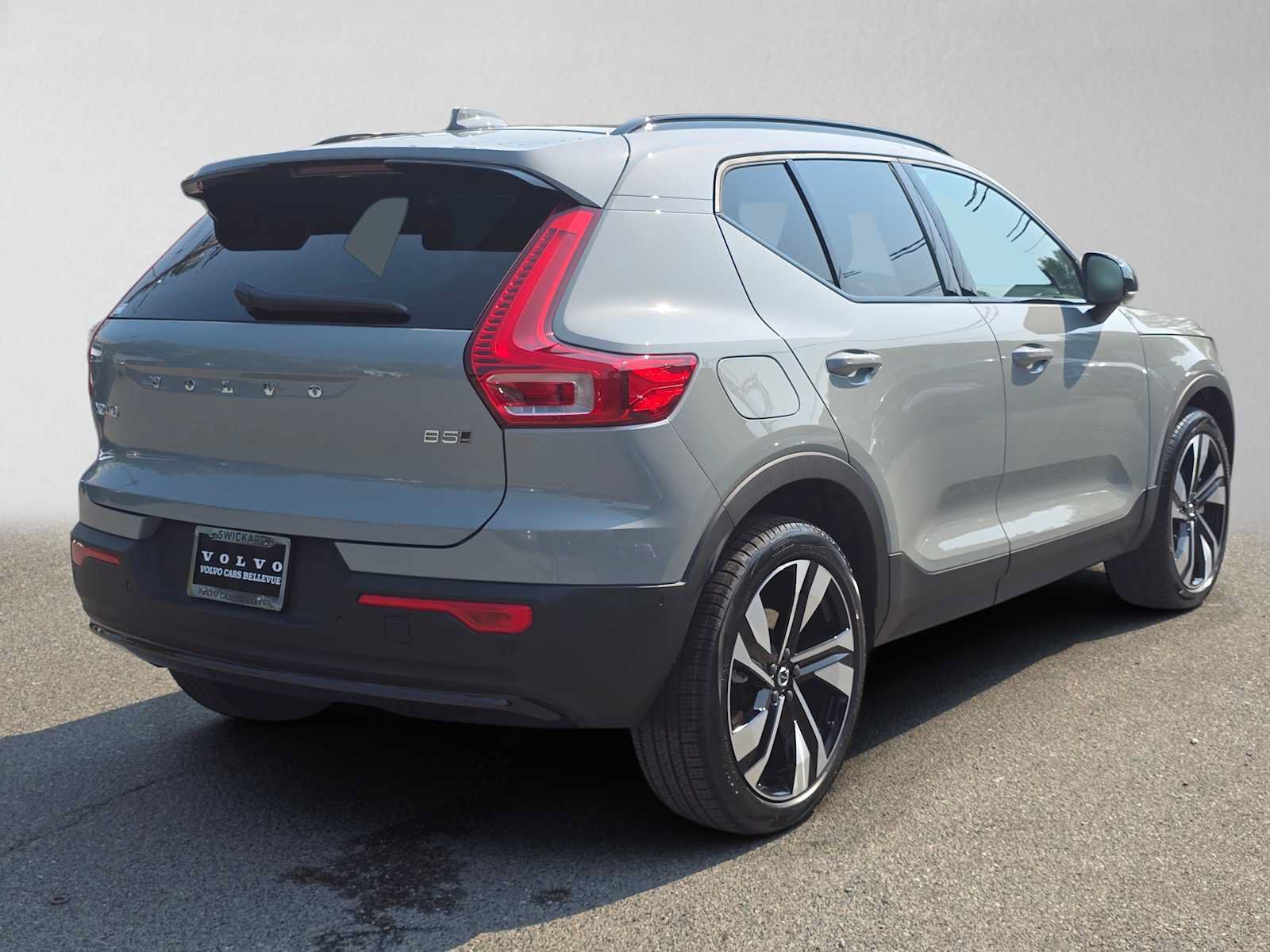 New 2026 Volvo XC40 B5 Ultra w/ Protection Package Premier AWD/4WD image 3