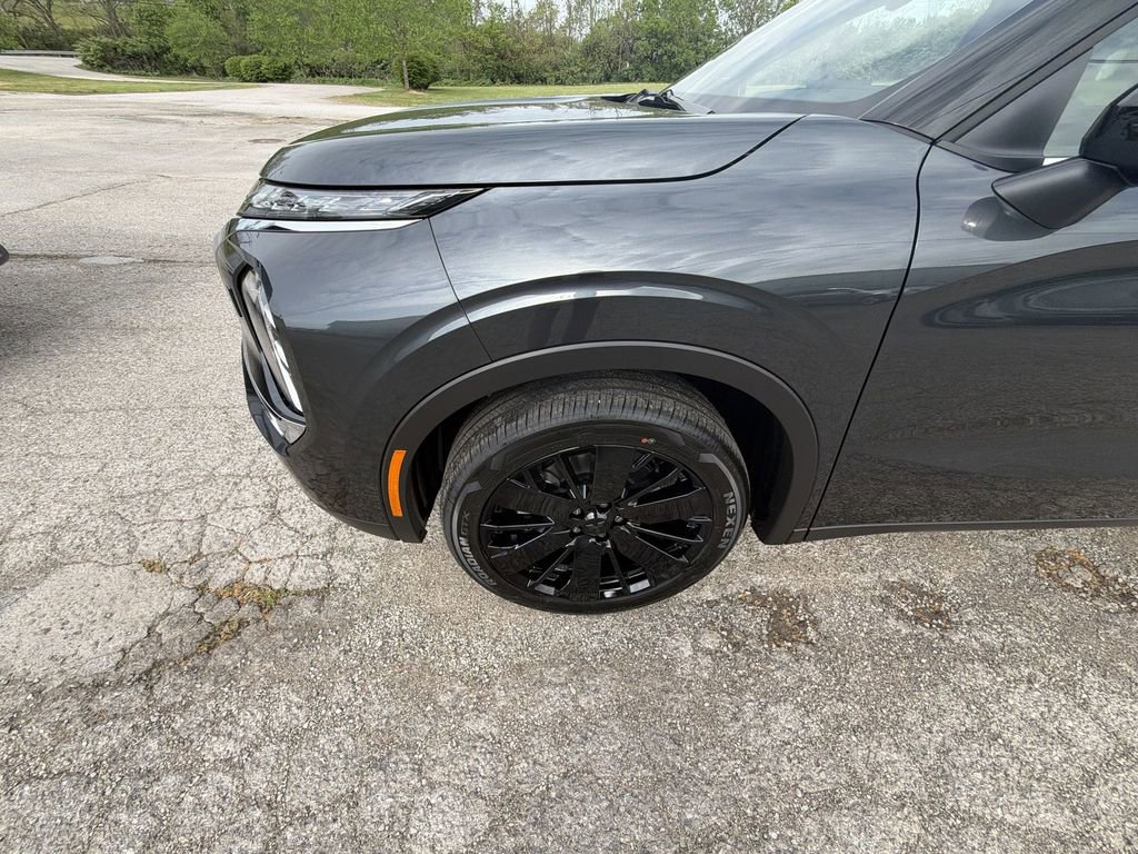 New 2026 Mitsubishi Outlander LE AWD/4WD image 10