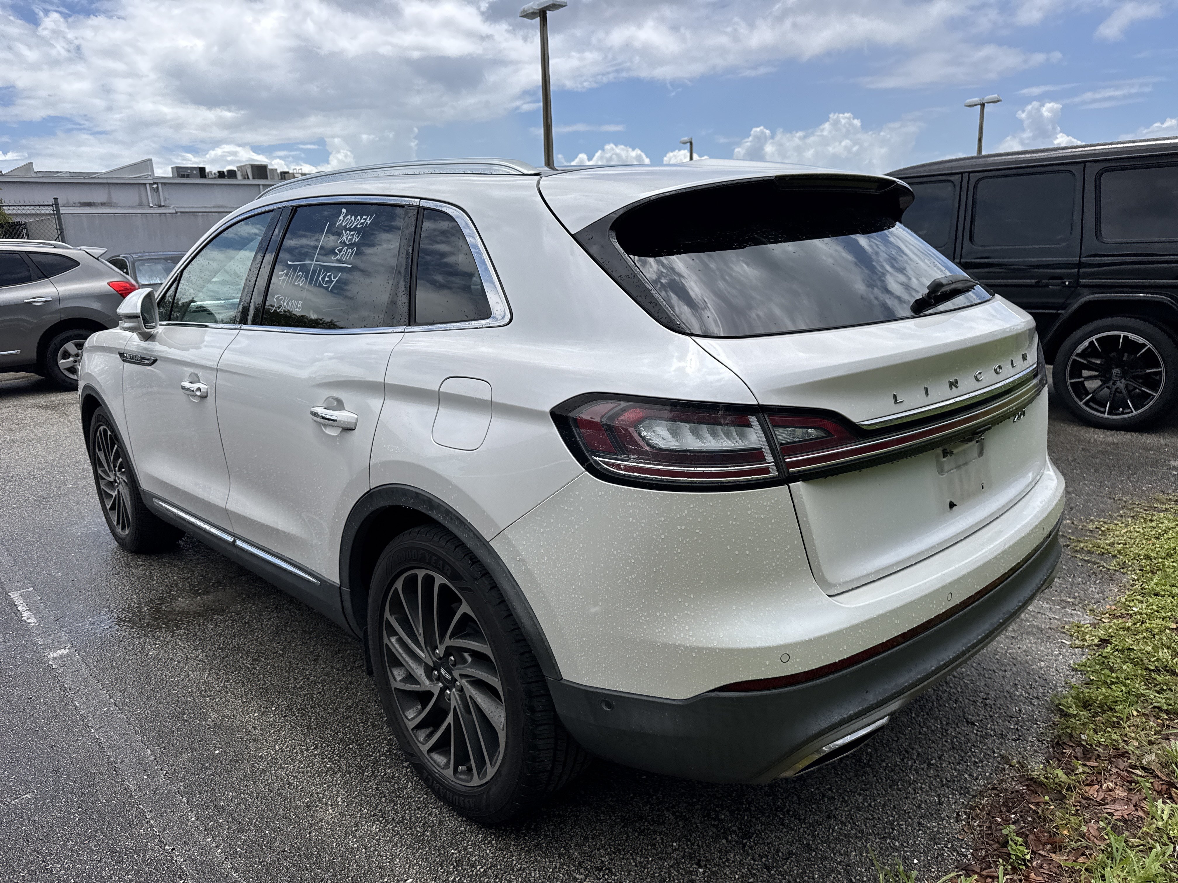 Used 2019 Lincoln Nautilus Reserve FWD image 2