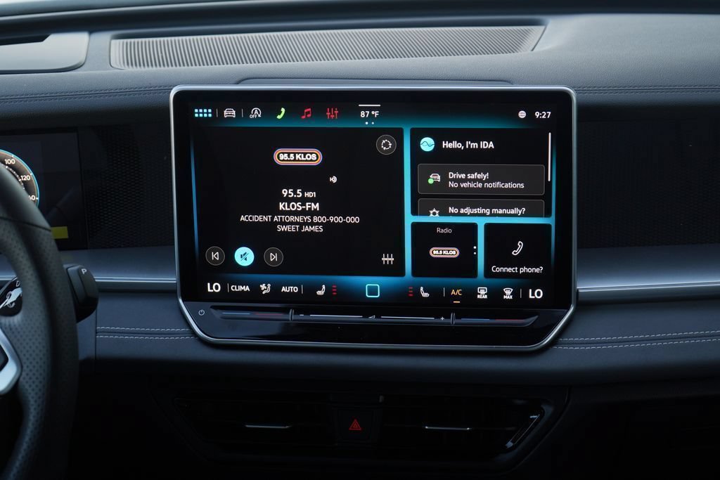 New 2026 Volkswagen Tiguan SE R-Line FWD image 10
