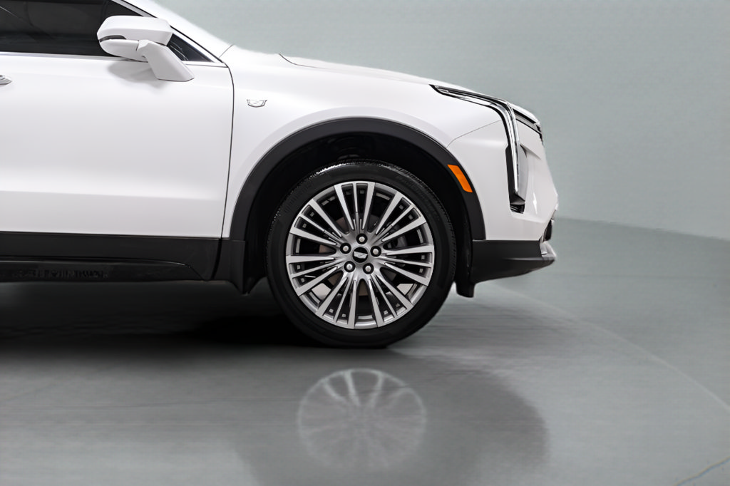 Used 2024 Cadillac XT4 Premium Luxury AWD/4WD image 7