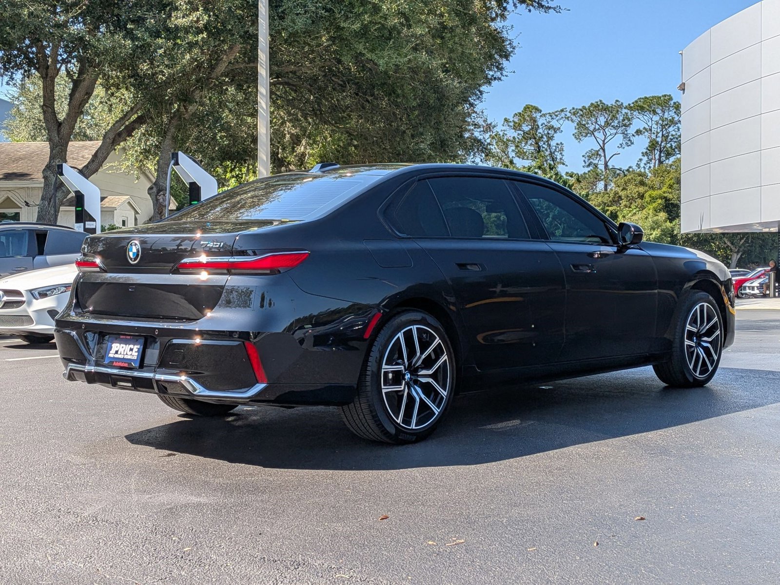 Used 2024 BMW 740i xDrive image 9