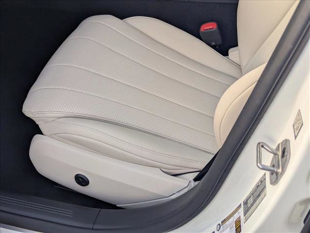 New 2026 Mercedes-Benz E 450 4MATIC Sedan image 4