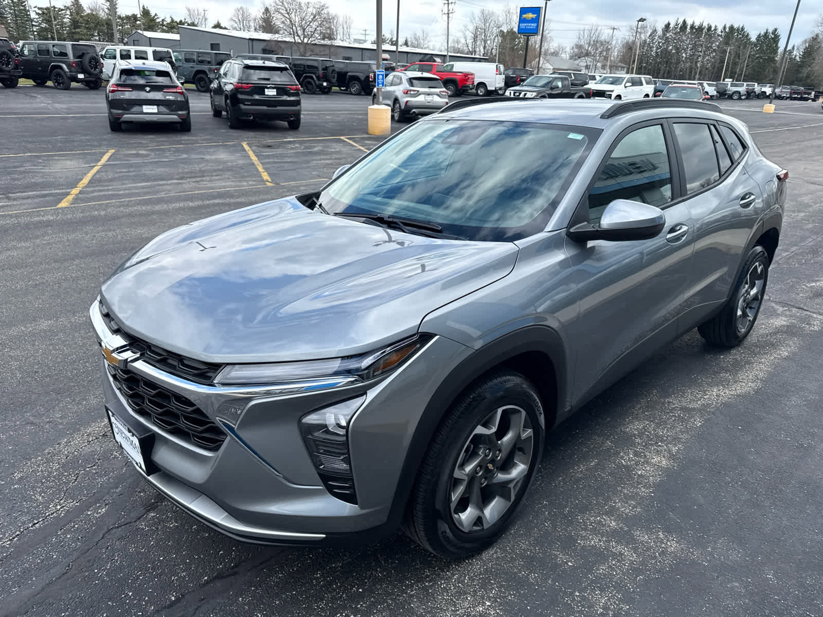 Used 2025 Chevrolet Trax LT w/ Driver Confidence Package FWD image 11