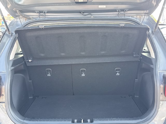 Used 2024 Hyundai Venue SEL FWD image 16
