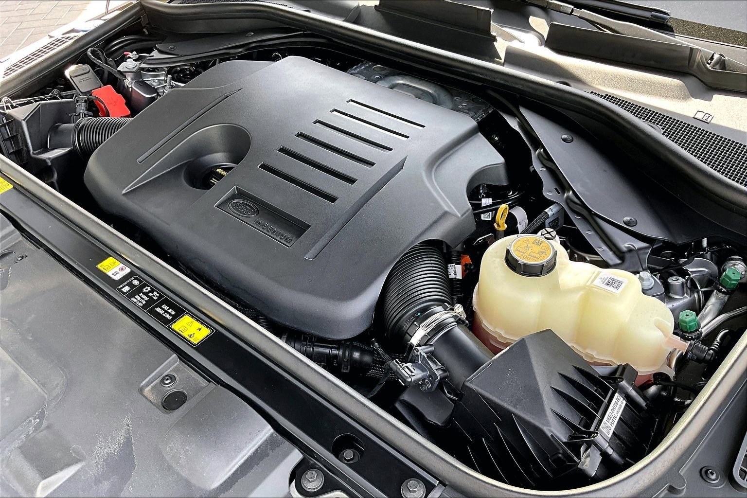 Used 2025 Land Rover Range Rover Sport image 31