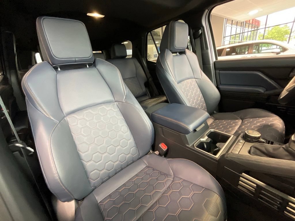 Certified 2026 Toyota 4Runner Platinum AWD/4WD image 19