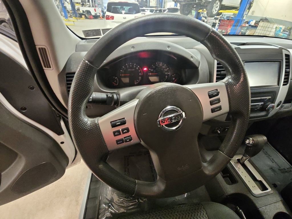 Used 2019 Nissan Frontier SV image 15