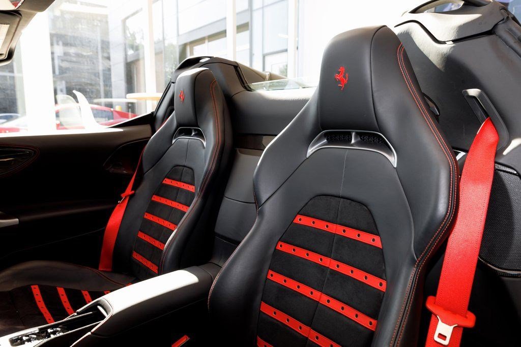 Used 2022 Ferrari SF90 Spider image 28