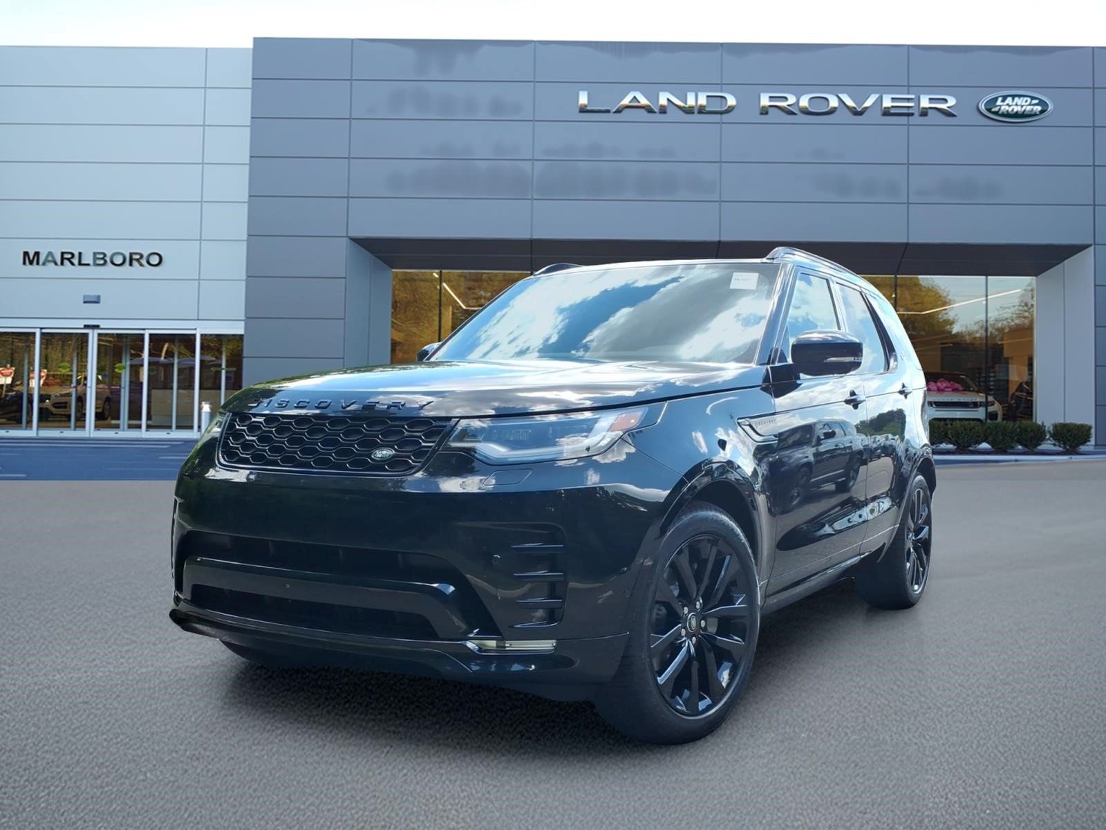 New 2026 Land Rover Discovery Dynamic SE