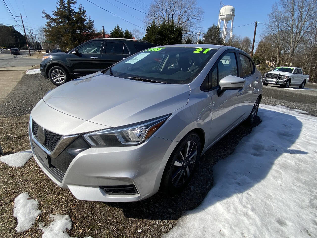 Used 2021 Nissan Versa SV image 1