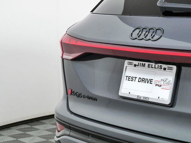 New 2027 Audi SQ6 e-tron Premium Plus AWD/4WD image 38