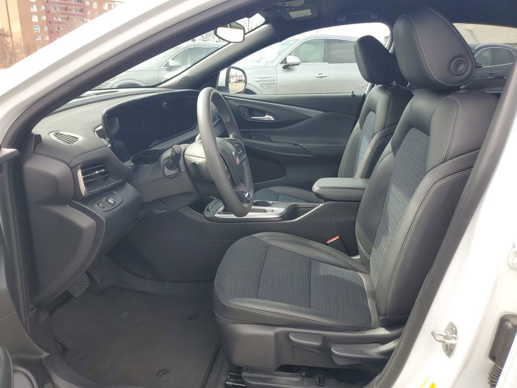 Used 2025 Buick Envista Preferred image 14