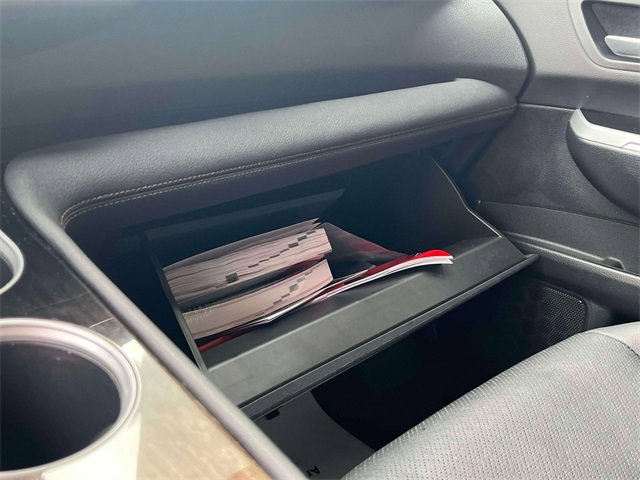 Used 2025 Toyota Sienna Platinum image 32