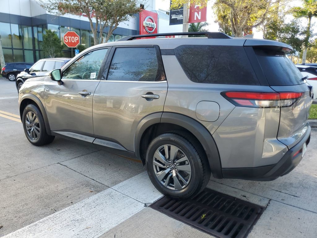 Used 2024 Nissan Pathfinder SV AWD/4WD image 4