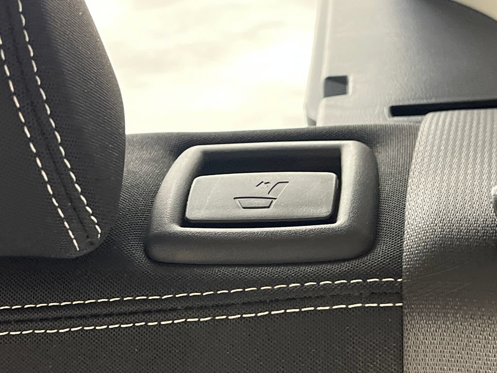 Used 2025 Hyundai Venue SEL FWD image 18