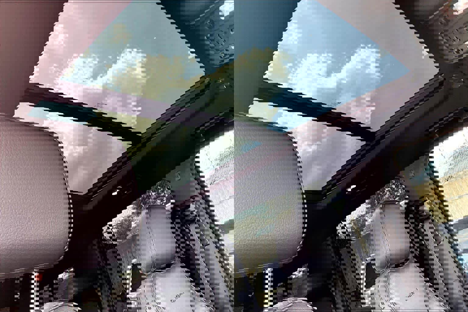 Used 2022 GMC Yukon XL Denali image 14