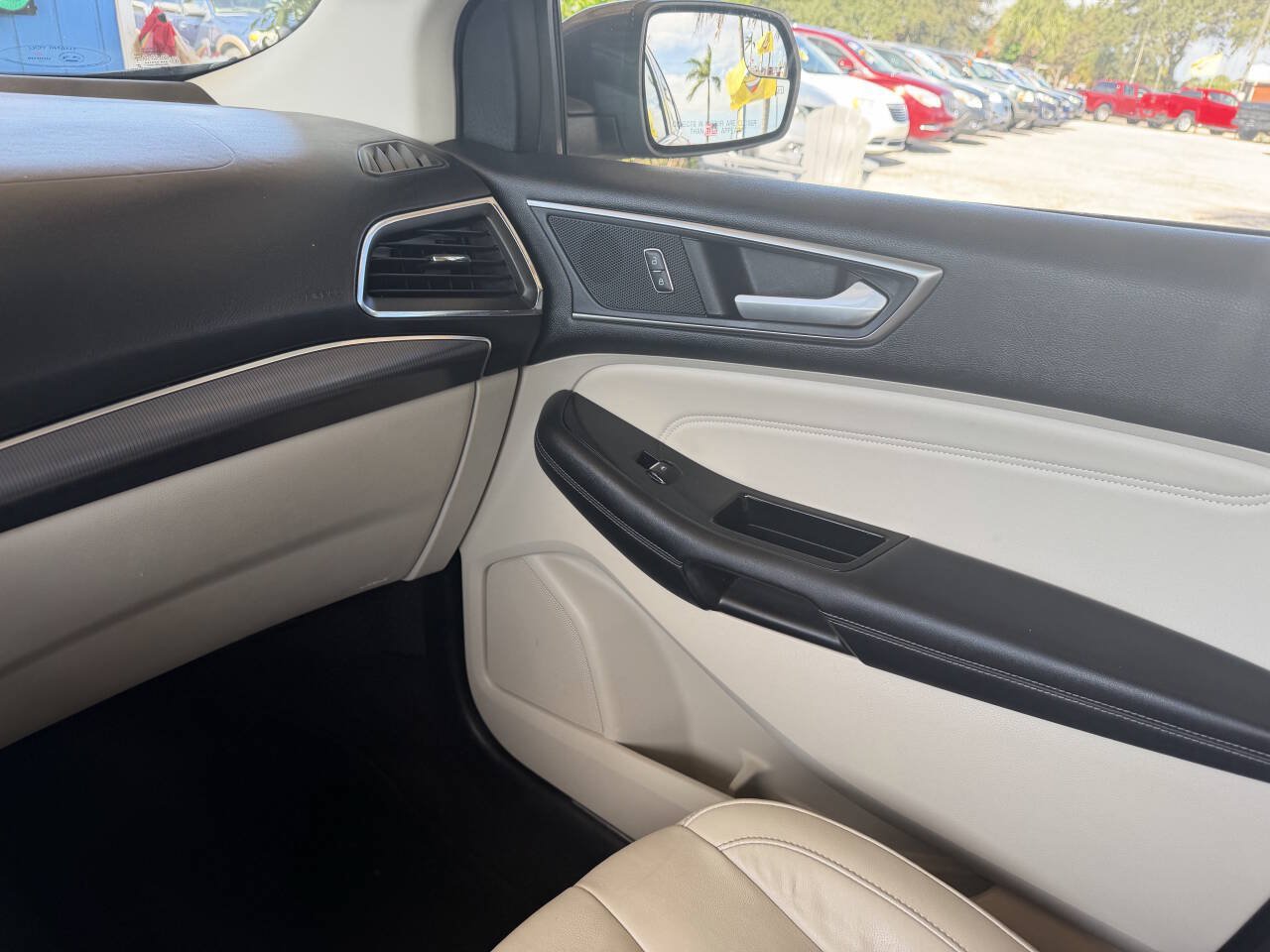 Used 2018 Ford Edge Titanium FWD image 14